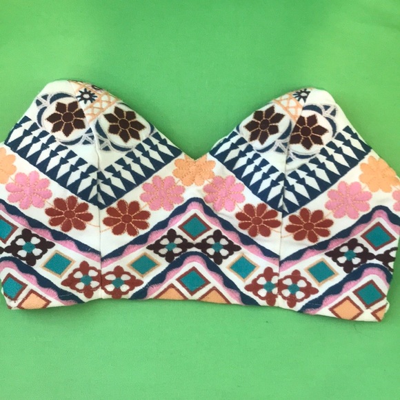 Princess Polly embroidered colorful crop top - Picture 2 of 4